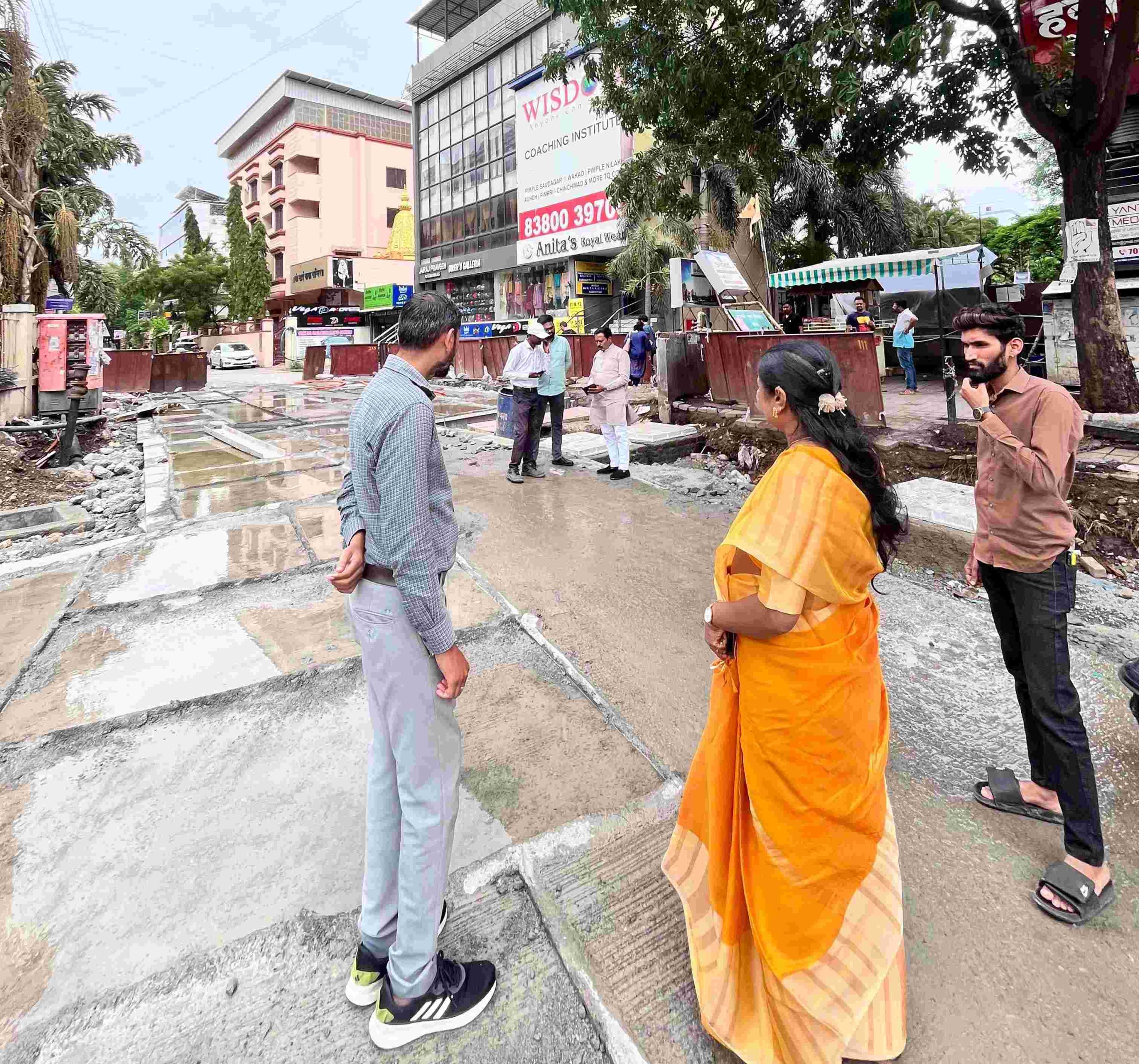 नगरसेविका डॉ. सौ. कुंदाताई संजय भिसे यांची छत्रपती चौक येथे पाहणी; वाहतूक कोंडीची दखल घेत दोन दिवसांत रस्ता खुला करण्याचे निर्देश...