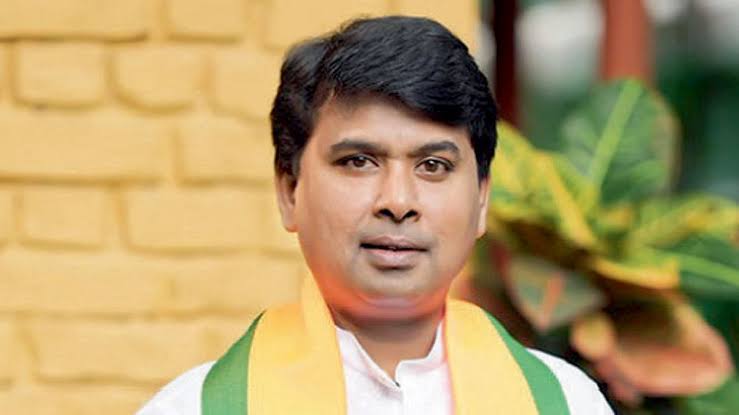राज्यातील बेकायदेशीर वृक्षतोडीचा मुद्दा विधान परिषदेत; आमदार अमित गोरखे यांच्या तारांकित प्रश्नावर वनमंत्री गणेश नाईक यांनी दिली महत्त्वपूर्ण माहिती...