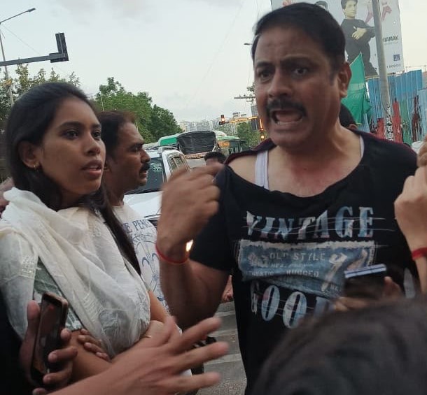 सांगवी पोलीस ठाण्यातील कथित मारहाणप्रकरणी 'आप'कडून DCP विवेक पाटील यांच्या निलंबनाची मागणी...