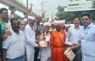 कुंदननगरमध्ये पालखी सोहळ्यानिमित्त लाडू प्रसाद वाटप....