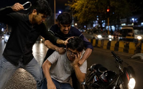 रस्ता ओलांडण्याच्या वादातून अल्पवयीन विद्यार्थ्याला मारहाण; दोघांविरुद्ध गुन्हा दाखल...