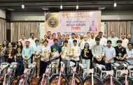 गुणवंत विद्यार्थ्यांचा सायकल, करंडक देऊन गौरव...