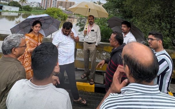 पूरग्रस्तांच्या मदतीसाठी नगरसेविका ऐश्वर्या तरस ऑनफिल्ड...