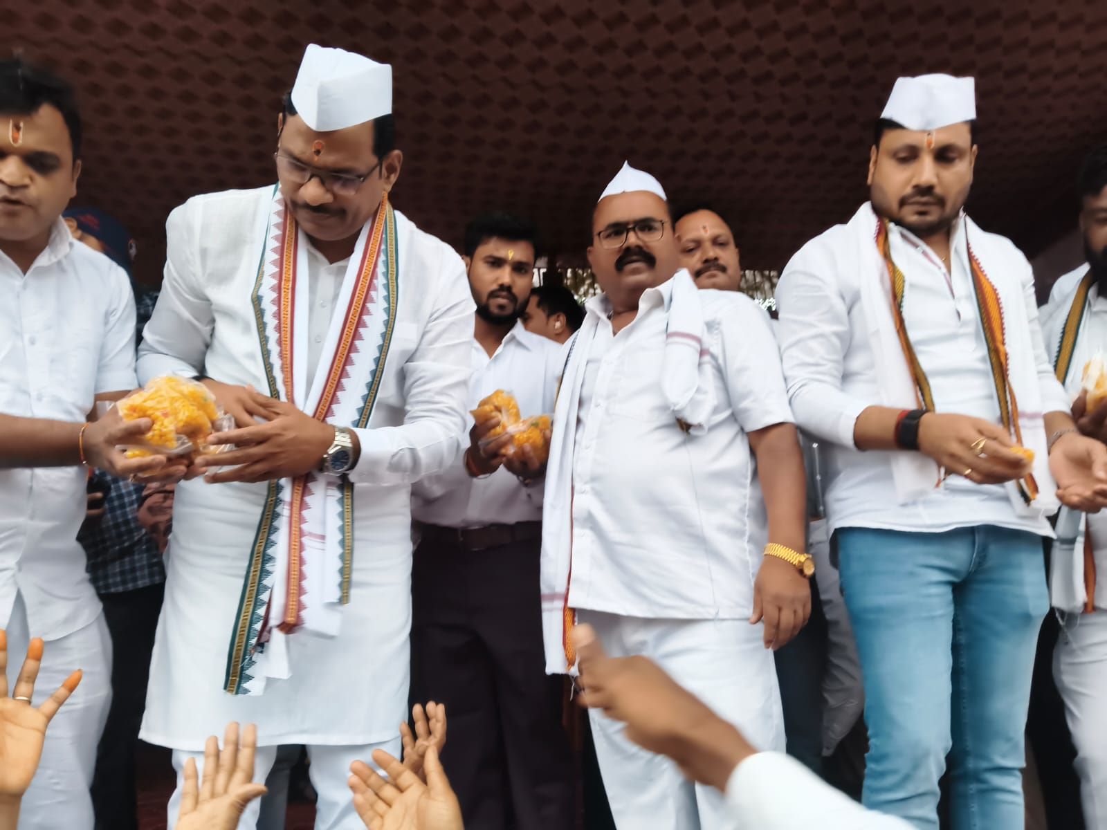 संत तुकाराम महाराज पालखी सोहळ्यात भाजपकडून वारकऱ्यांची सेवा...