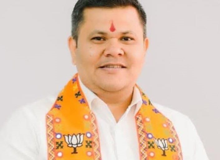 प्रभागनिहाय कचरा व्यवस्थापनाची जबाबदारी निश्चित करा; अभिषेक बारणे यांची मागणी...