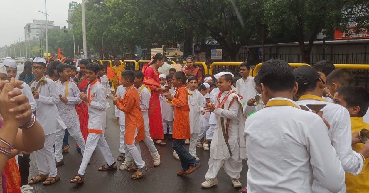 आषाढी वारीनिमित्त न्यू सिटी प्राइड स्कूलमध्ये ग्रंथदिंडी व निर्मलवारी उत्साहात...