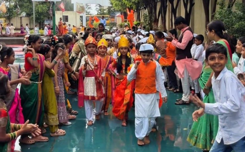 विठूनामाच्या गजरात दुमदुमली अभंग इंग्लिश मिडीयम स्कूलची बालवारी...