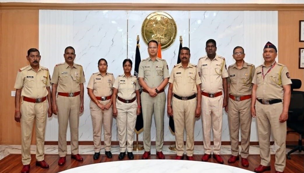 पिंपरी-चिंचवड पोलीस आयुक्तालयातील आठ अधिकारी-अंमलदारांचा सेवानिवृत्तीप्रसंगी सत्कार...