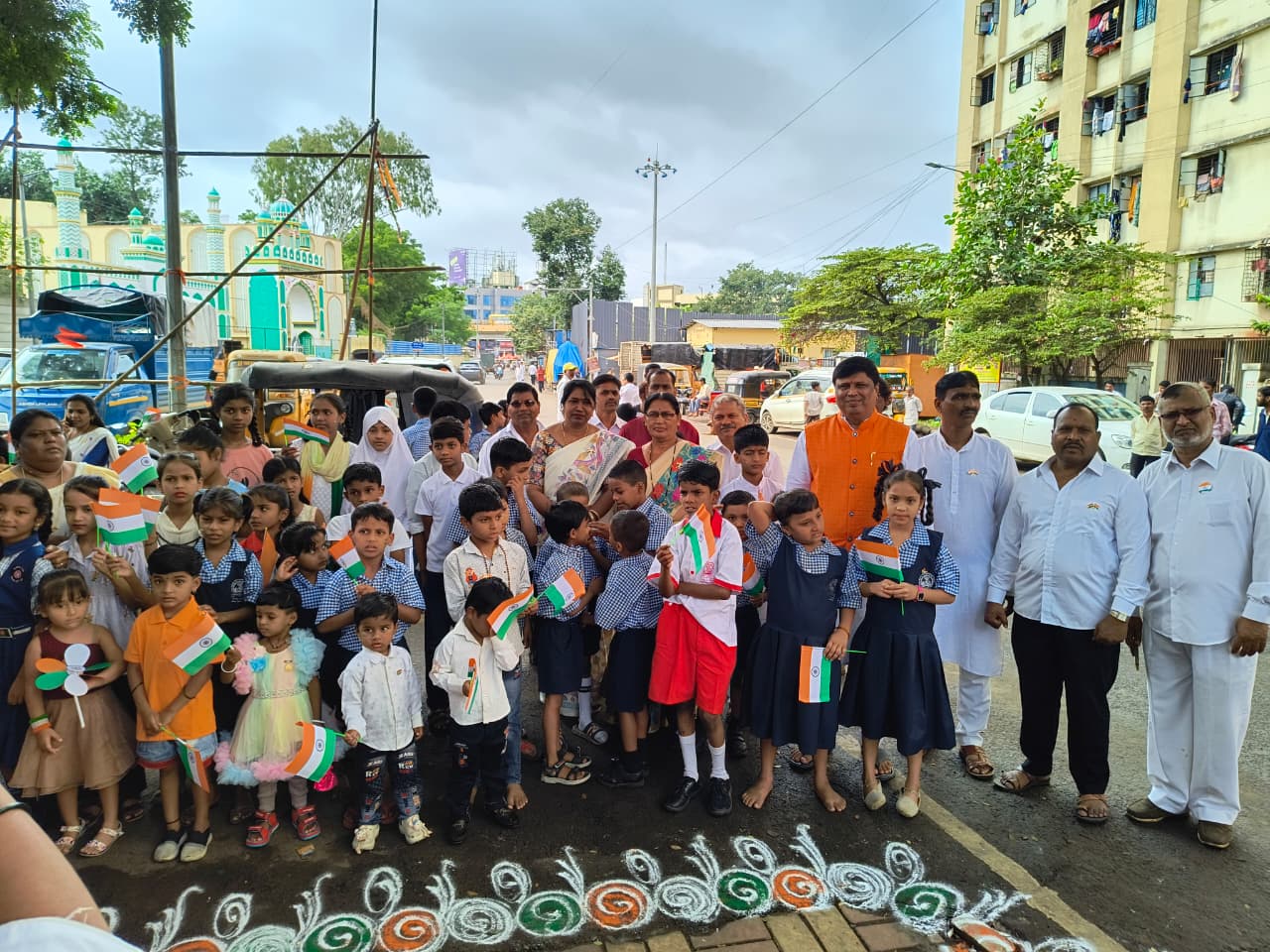 चिंचवडगावातील रस्टन कॉलनी येथे स्वातंत्र्य दिनानिमित्त देशभक्तीचा संदेश..