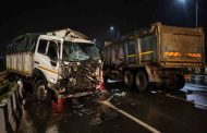 वाकड पुलाजवळ भीषण अपघात; बंद पडलेल्या हायवा ट्रकला धडकून दोघांचा मृत्यू...