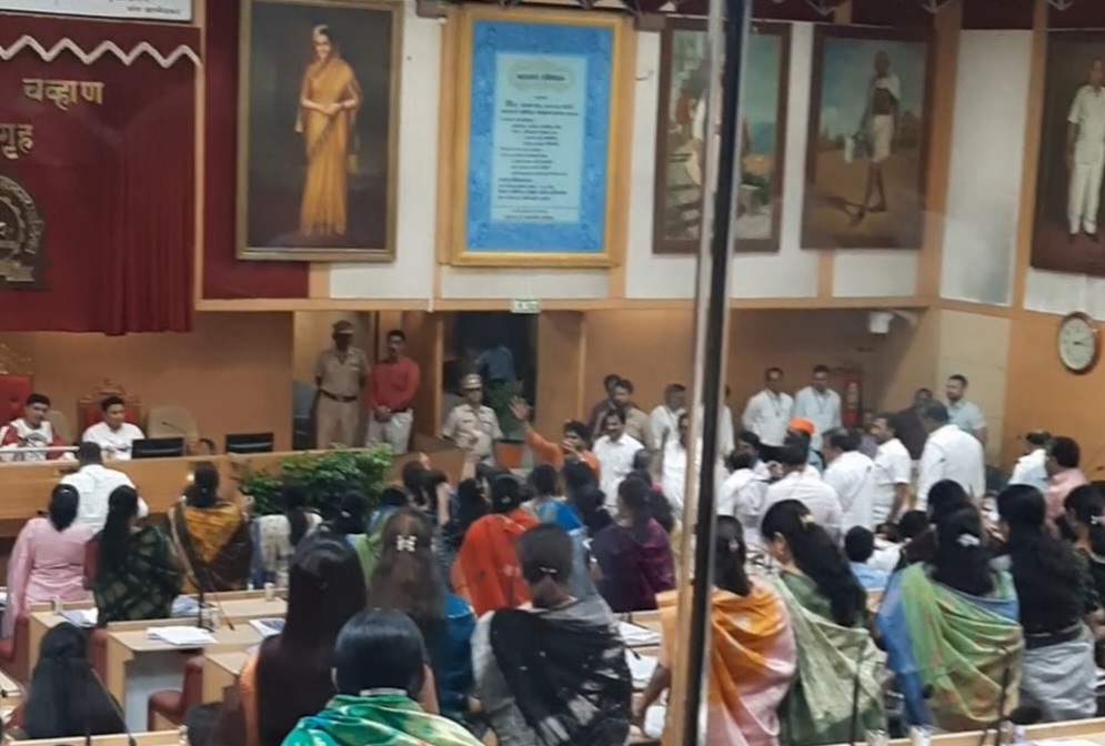 भाजपच्या गोंधळामुळे महापालिकेची सभा तहकूब..