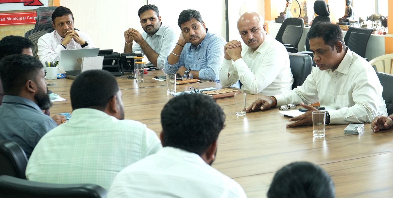 धोकादायक इमारती, अतिक्रमणांवर तातडीने कारवाई करण्याचे आयुक्तांचे निर्देश...