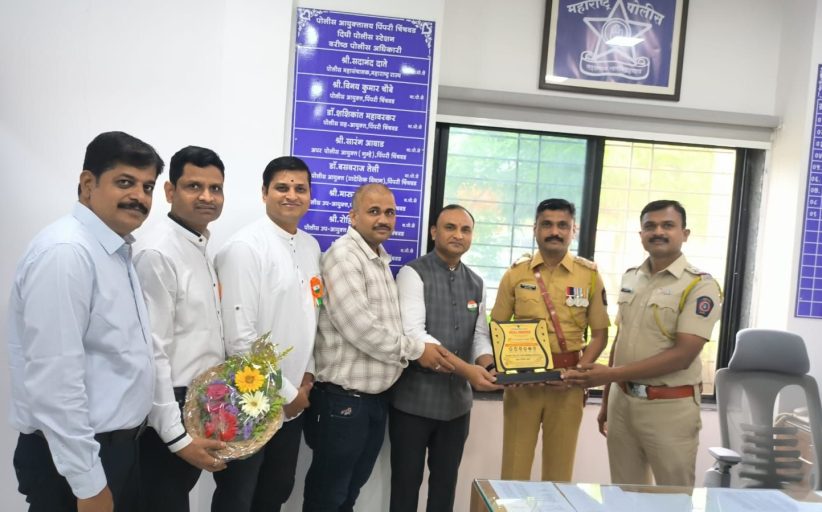 पिंपरी-चिंचवड मध्ये स्वातंत्र्यदिनानिमित्त 'रिअल हिरोज' पोलीस अधिकाऱ्यांचा विशेष सत्कार...