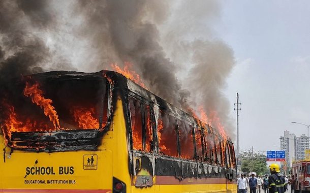 वाकड परिसरात स्कूल बसला अचानक आग; बसमध्ये होते ३५ विद्यार्थी...