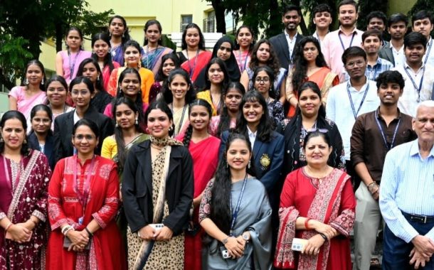 विद्यार्थी एक दिवसाचे प्राचार्या, उपप्राचार्या आणि प्राध्यापक; शिक्षक दिनाचा अनोखा उपक्रम...