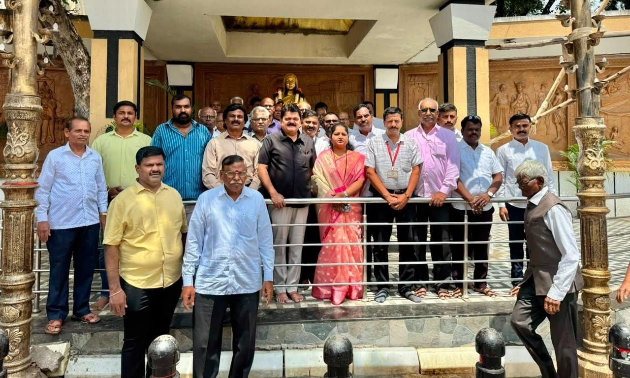 पुण्यश्लोक अहिल्यादेवी होळकर यांच्या पुण्यतिथीनिमित्त महापालिकेच्या वतीने अभिवादन...