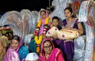 चार पिढ्यांनंतर दहिफळे कुटुंबात लेकीचे आगमन; ढोल-ताशांत जंगी स्वागत...
