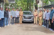 शेअर बाजारातील तोटा भरून काढण्यासाठी कार चोरी..