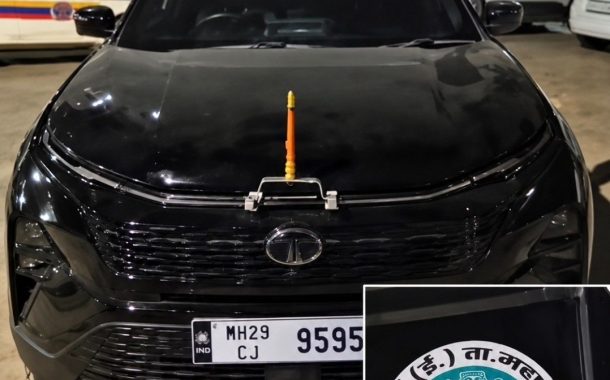 कारवर अशोकस्तंभ आणि ‘सरपंच’ लोगो लावल्याप्रकरणी चालकासह मालकावर गुन्हा दाखल..