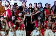 चिचंवड येथील प्रतिभा ज्युनिअर कॉलेजमध्ये शारदोत्सव दिमाखात साजरा; दांडियाने धरला ठेका..