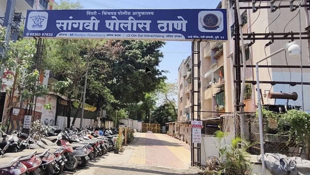माजी नगरसेवक संतोष कांबळेंसह इतरांवर गुन्हा दाखल..