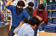 व्हॉट्सॲप स्टेटसचा राग! कापड दुकानात कोयत्याने हल्ला..