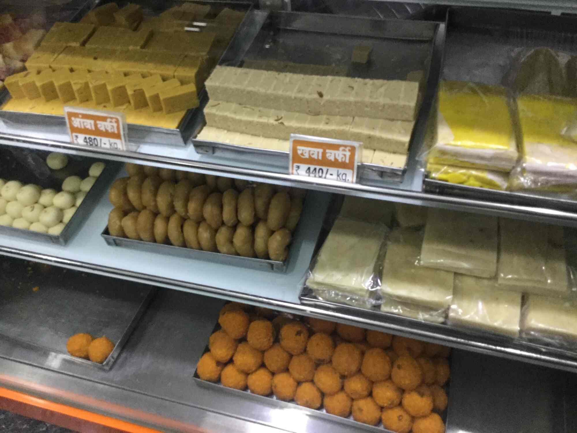 चिंचवडच्या 'प्रदीप स्वीट्स'वर एफडीएची कारवाई..