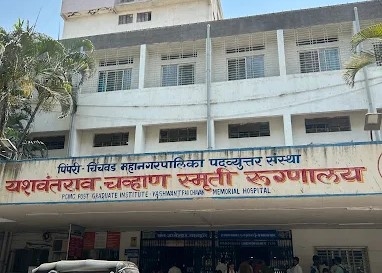 वायसीम रुग्णालयात मध्यरात्री राडा.. 